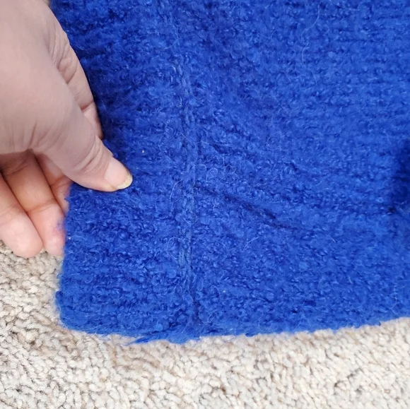 Alpaca And Acrylic Free People Cozy Blue Oversized V-Neck Sweater - Picture 9 of 12